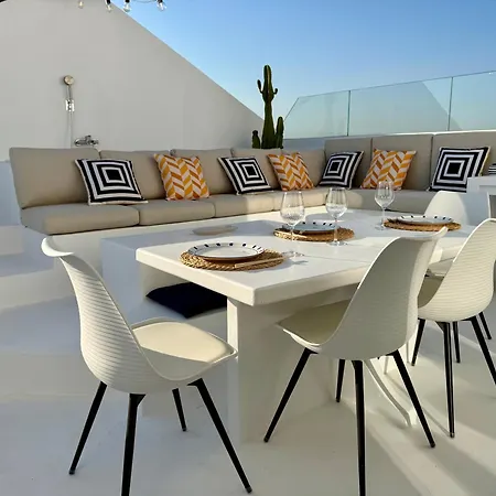 Marina Penthouse Vue Sur La Mer Et Marina, Terrasse, Piscine Διαμέρισμα *